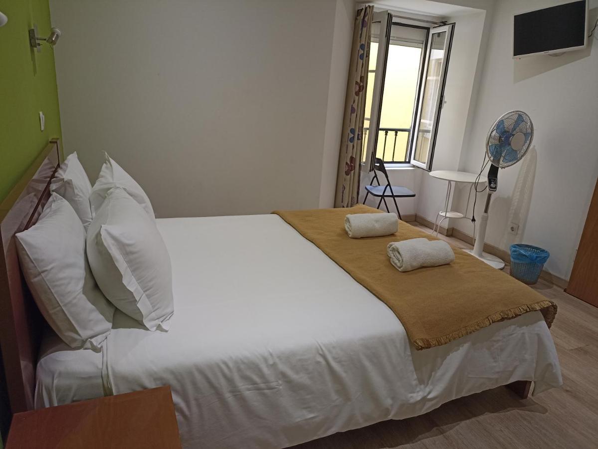 Martim Moniz 28 Guest House Lissabon Exterior foto